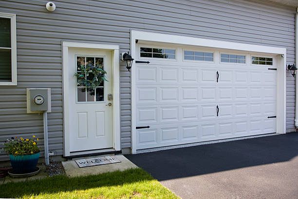 24/7 Emergency Garage Door Panel Replacement experts in Bon Homme County County, SD